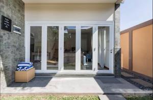 Walk to Beach - Private 3 Bedroom Villa Roshi Seminyak