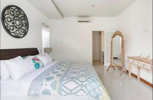 Central Seminyak Private 3 Bedroom Villa Roshi