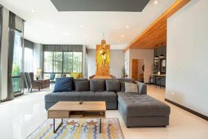 Penny - Farthing Pool Villa