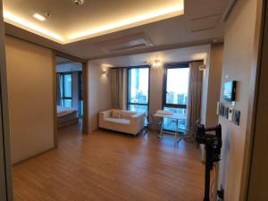 Elbon the stay with A1