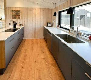 Beach House With Sea View In The Dunes At Saltum