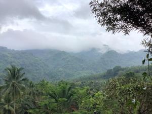 Off-Grid Eco Retreat Pool Wi-Fi Mountain Escape
