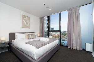 Luxury Living and Pool Views in the Heart of Woden - Hosted by Canstay