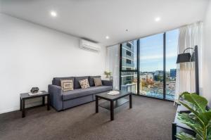 Luxury Living and Pool Views in the Heart of Woden - Hosted by Canstay
