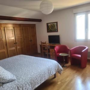 B&B / Chambres d'hotes La parenthese des collines : Chambre Double