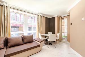 Modern Stylish Central Apt with free parking