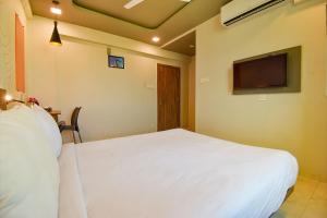 FabHotel Manomay Homes - Nr Manish Nagar