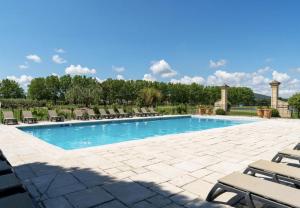 Appartements Hotel du Golf de Pont Royal - appartement paisible rez de jardin - terrasse & piscine : photos des chambres