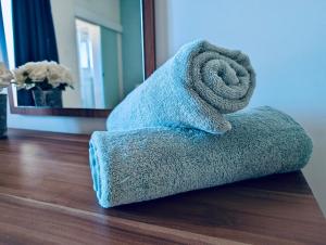 Sunset Haven Manikata - Walking distance to Golden Bay