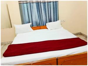 HOTEL P G On Ganges ! Near Kashi Vishwanath Temple - Fully Air Conditioned And Spacious Rooms With Free Wi-fi Facility - A Top Rated Hotel In Varanasi