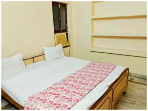 HOTEL P G On Ganges ! Near Kashi Vishwanath Temple - Fully Air Conditioned And Spacious Rooms With Free Wi-fi Facility - A Top Rated Hotel In Varanasi