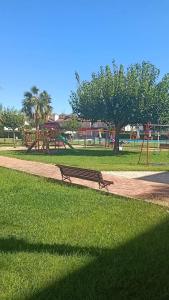 appartement lumineux piscine plage 250m centre ville grande terrasse portaventura