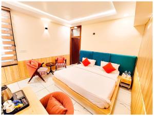 NAINITAL HOTEL A LUXURIOUS RESORTS PRANAV! INN - Free Parking & Wi-fi - Restaurant & Room Service - Spacious & Comfortable Rooms With Hill View Available -Near Bhowali Road - Best Hotel In Nainital