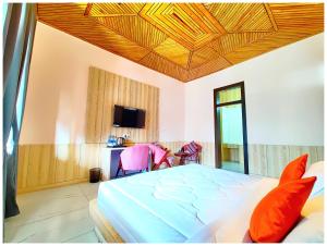 NAINITAL HOTEL A LUXURIOUS RESORTS PRANAV! INN - Free Parking & Wi-fi - Restaurant & Room Service - Spacious & Comfortable Rooms With Hill View Available -Near Bhowali Road - Best Hotel In Nainital