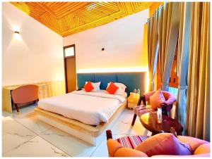 NAINITAL HOTEL A LUXURIOUS RESORTS PRANAV! INN - Free Parking & Wi-fi - Restaurant & Room Service - Spacious & Comfortable Rooms With Hill View Available -Near Bhowali Road - Best Hotel In Nainital