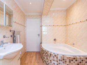 Mind-Body-Soul Guesthouse on Featherbrooke Estate, Krugersdorp, South Africa