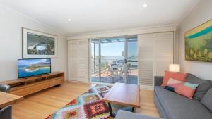 Angourie Blue 3 - Lifestyle Yamba