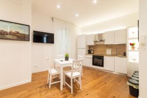 Piazzetta Romana Luxury House