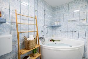 Apartment under the Larch 