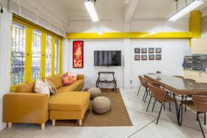 Sao Chingcha Near Khao San Road MRT 3 bathtub