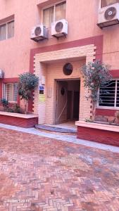 le KABANA 37 face gare CTM Hivernage