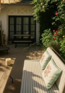 Gite Hotel de maître centre village la Chapelle