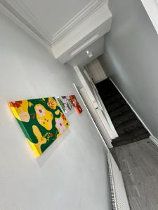 Sleeps 4 Belfast townhouse 20min walk from city