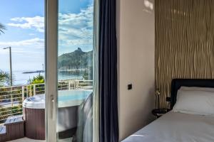 Camera Deluxe con Vasca Idromassaggio e Vista Mare