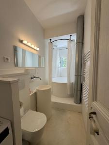 Maison Cosy avec rooftop et BBQ - Roquette