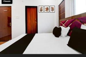 Shivam Hotel and accommodation