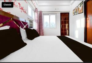 Shivam Hotel and accommodation