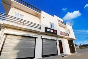 Shivam Hotel and accommodation