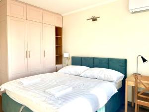AC Apartment with Metro 3 on doorsteps, 15mins to center