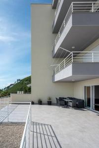 Theo Seaview Apartments Makarska