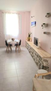 Adorable Downtown Home