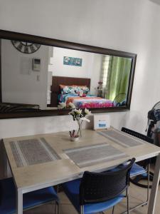 LDN Two Palm Tree Newport Home