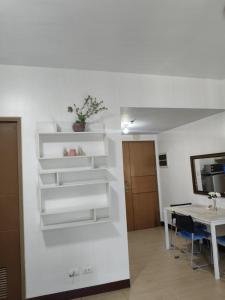 LDN Two Palm Tree Newport Home