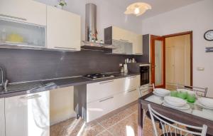Nice Apartment In Rapallo With Wifi