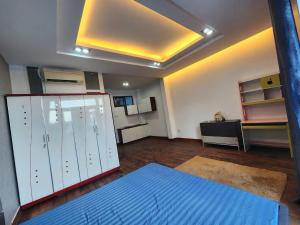 DLux Hat Giang
