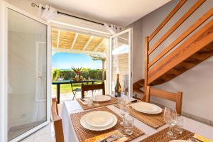 Maisons de vacances Prunete - Piscine - Vue mer : Maison de Vacances