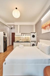 S Lux Apartment 5 mins walking in central