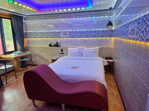 Hotel Eat Dot Com Alpeuseu Oncheon