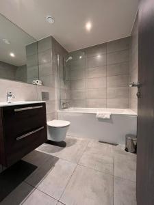 Cosy Studio with private entrance & Parking