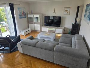 Apartment Frane