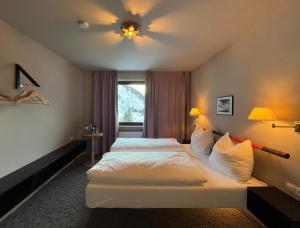 Arlberg Motel Ski-In & Ski-Out access to Austrias largest ski area