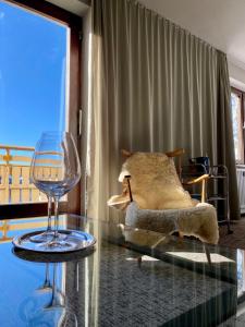 Arlberg Motel Ski-In & Ski-Out access to Austrias largest ski area