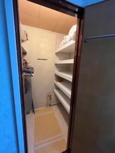 Yellow dream house - 3 min from highway, sauna, big private parking