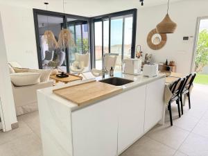 Villa con Piscina climatizada y vistas al Mar