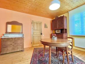Maisons de vacances La Secrete en Alsace, Gite familial spacieux avec jardin clos, proche Colmar & Route des Vins : photos des chambres