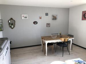 B&B / Chambres d'hotes Le presbytere de Nizon : photos des chambres